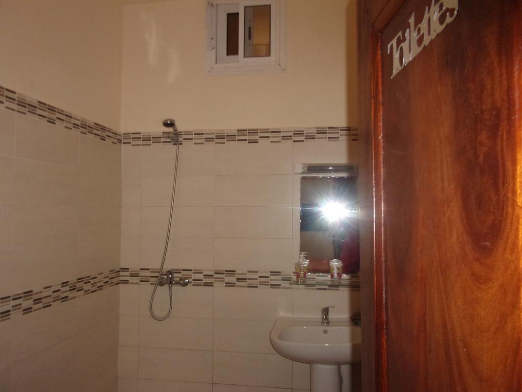 Appartement Meuble A Mbao Dakar Buitenkant foto